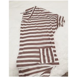Lilly Lou Tops - Lilly Lou Striped Tee Size Medium Lilly Lou Tops - Lilly Lou Striped Tee Size Medium